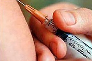 «Бояться надо не прививок, а их отсутствия», - говорят врачи