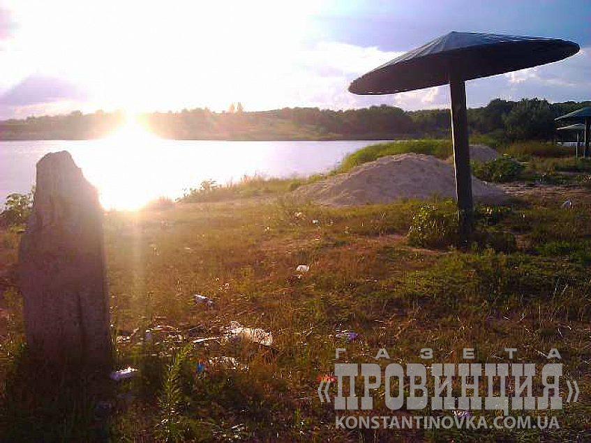 На Шанхайский ставок завезли песок. Кому?