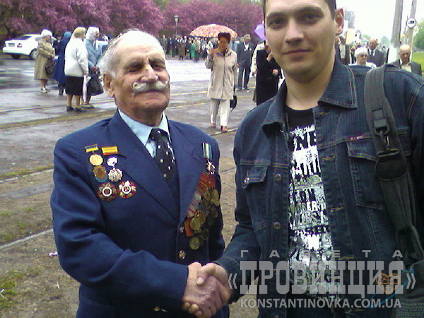 еще есть кому поклониться!